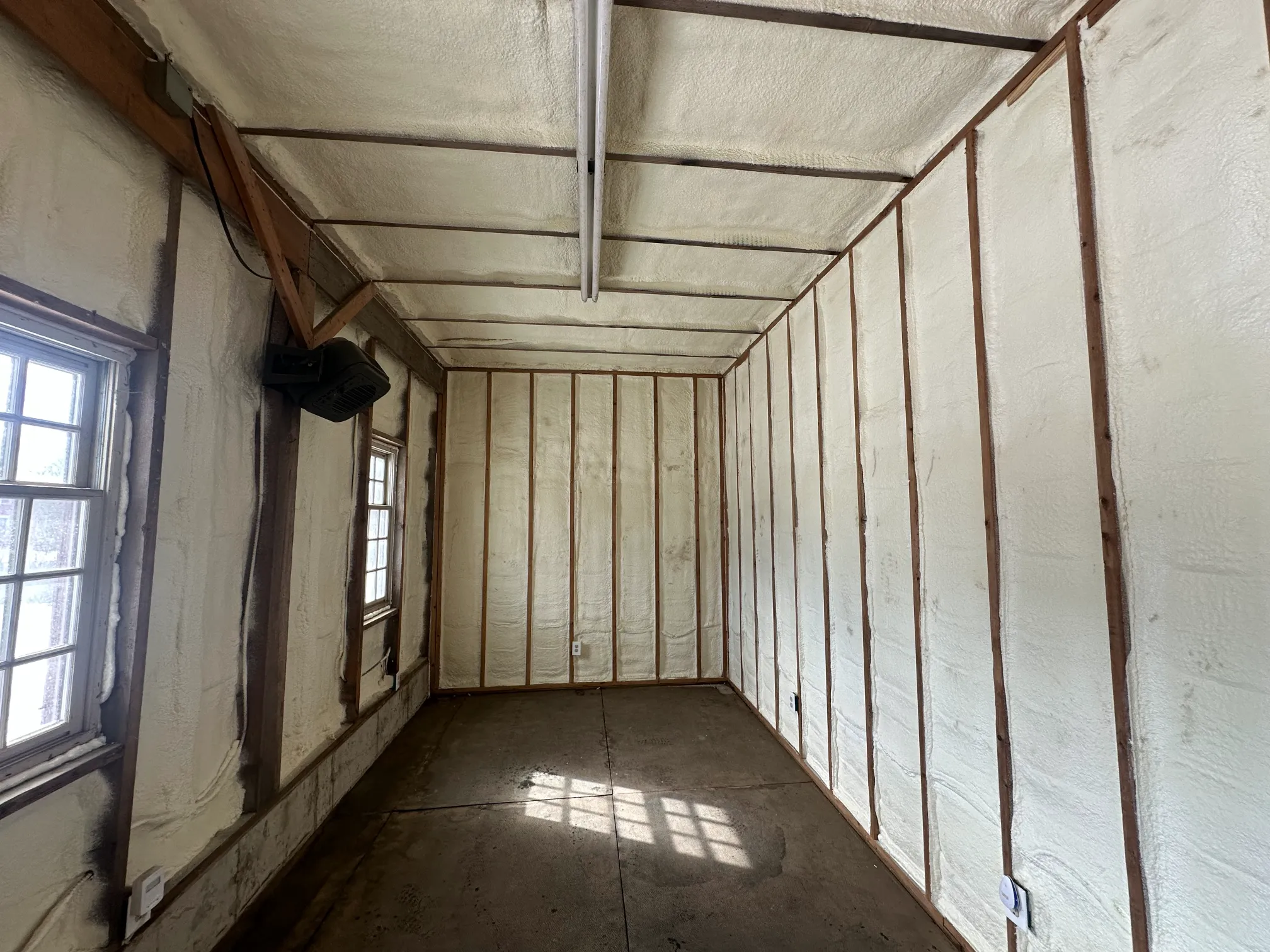 How to Insulate Soundproof Rooms With Spray Foam