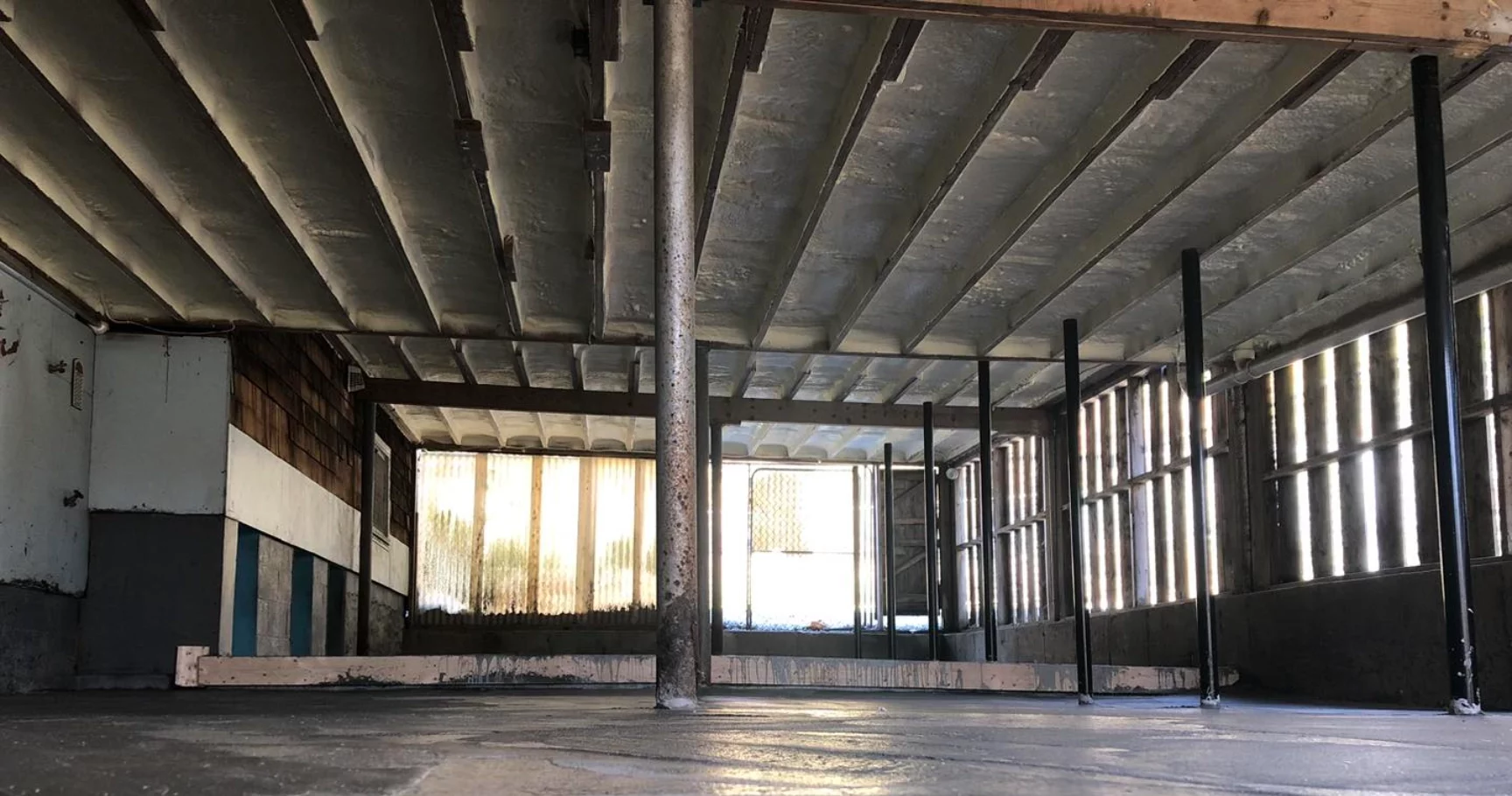 Intumescent Coatings vs Fire-Retardant Paint