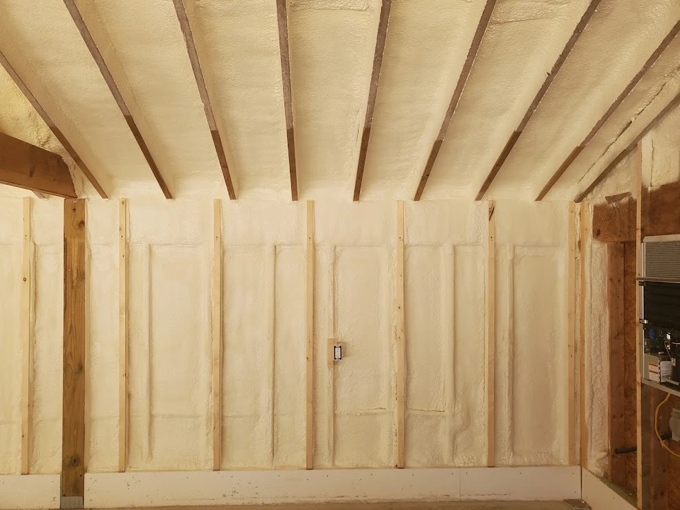 Spray Foam vs. Traditional Insulation: Longevity Showdown